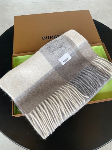 Streetwear Scarf Burberry 329092 SIZE:32*192cm