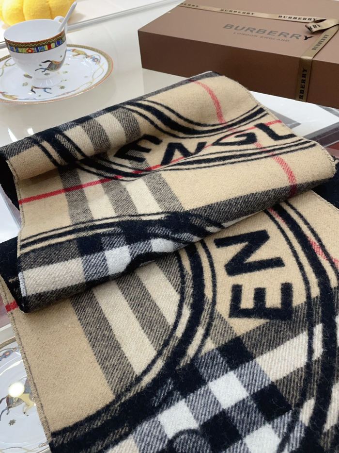 Streetwear Scarf Burberry 328791 SIZE:30*180cm