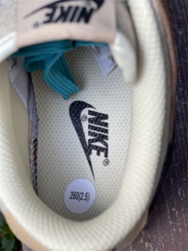 Authentic Nike Dunk SB Low “Safari”