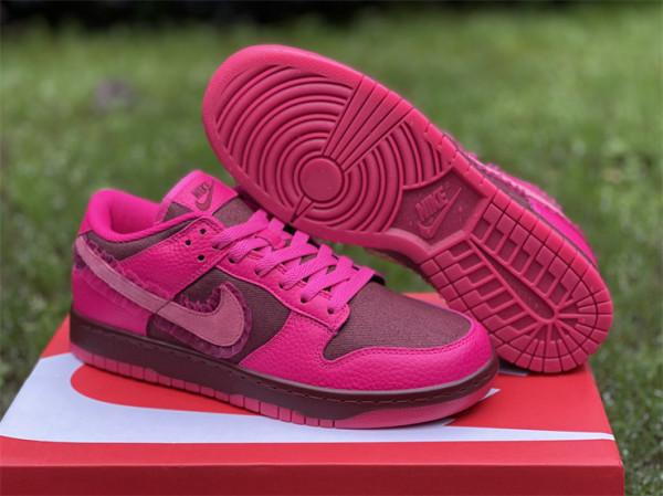 Authentic Nike Dunk Low “Valentine’s Day”