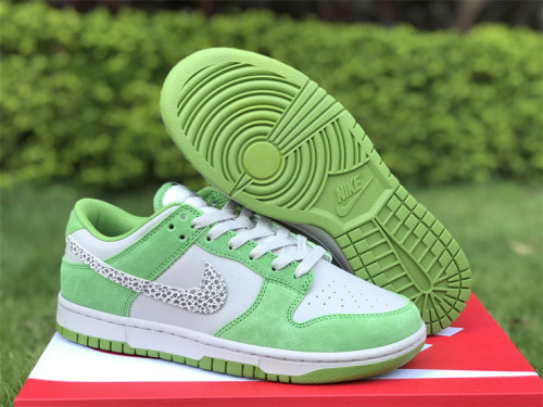 Authentic Nike Dunk Low “Safari Swoosh” WHITE/GREEN