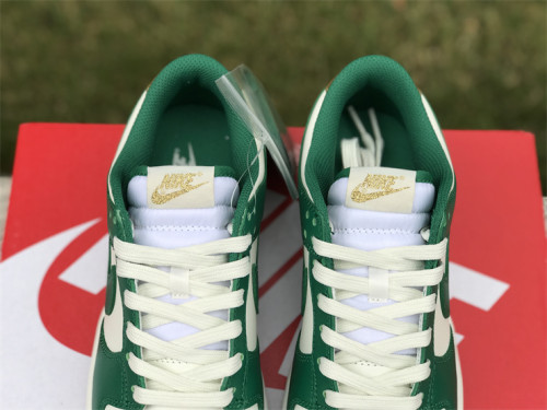 Authentic Nike SB Dunk Low WHITE/GREEN/GOLD