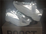 Authentic Boost Y 700 V2 White/Beige