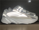 Authentic Boost Y 700 V2 “Cream”