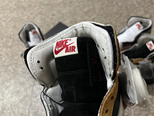 Authentic  Travis Scott x Air Jordan 1 OG Black/White/Red