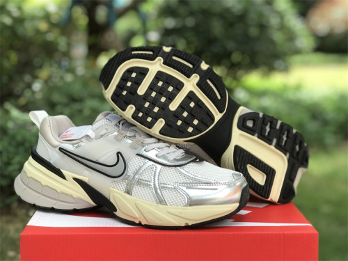 Authentic Nike Runtekk  “Summit White/Metallic Silver”
