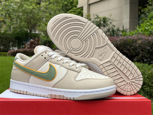 Authentic Nike SB Dunk Low  Light Tan