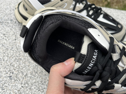 Authentic Balenciaga Track Trainers 3.0 Beige/Black
