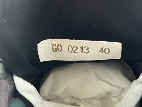 Authentic LV WMN Shoes (3)