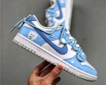 Authentic Nike SB Dunk Low Blue Bear