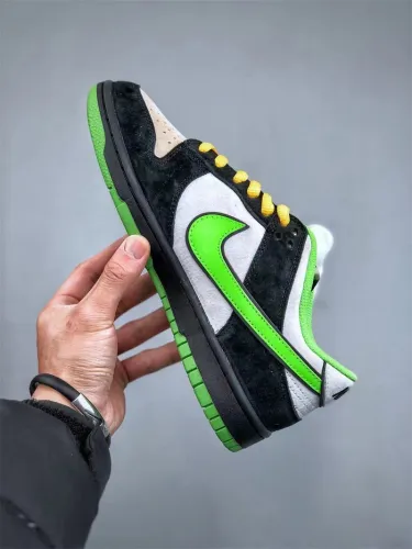 Authentic The Powerpuff Girl x Nike SB Dunk Low