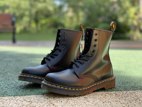 Authentic  DR MARTENS Boots (1)