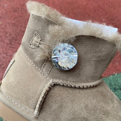 Authentic UGG Mini Bailey Button (11)