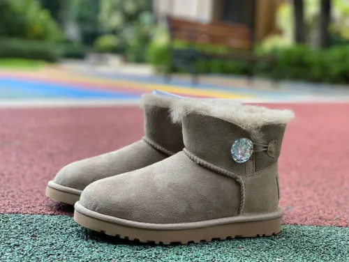 Authentic UGG Mini Bailey Button (11)