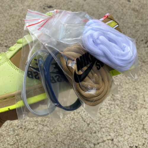 Authentic CONCEPTS x Nike Dunk SB Low  White Lobster