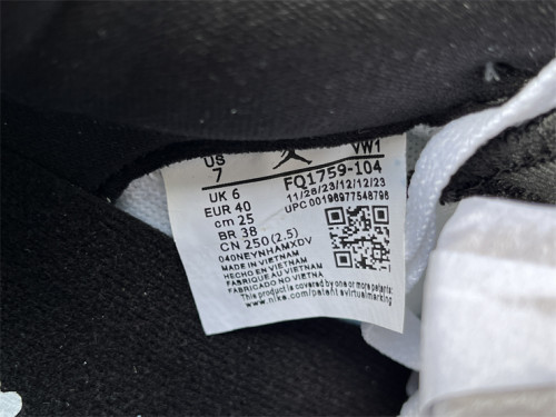 Authentic Jordan spizike low cny Year Of The Dragon Black/White