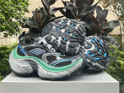 Authentic Balenciaga 10XL CARGO (1)