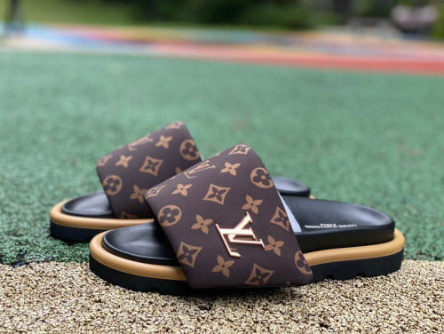 Authentic LV Women Sandal (2)
