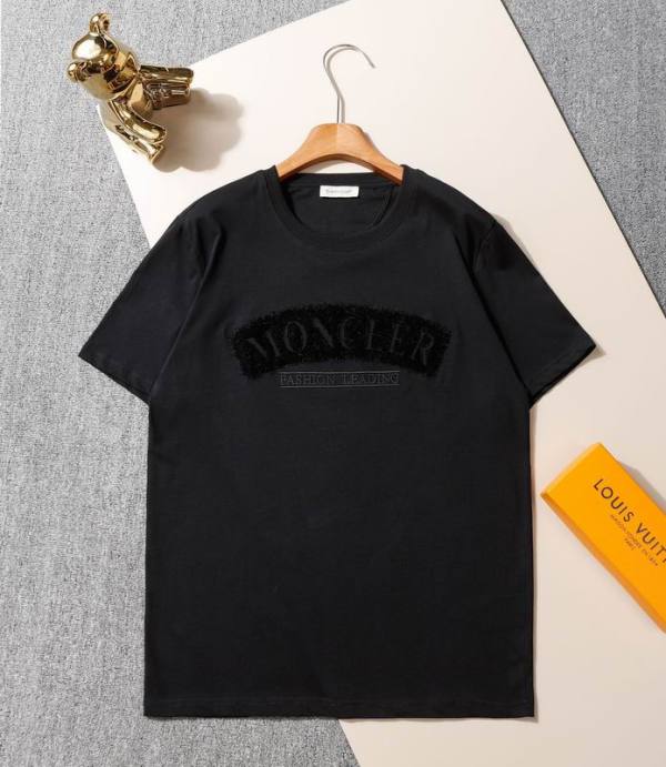 Moncler T Shirt (1)