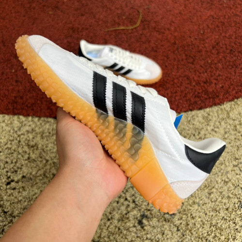 Authentic Adidas originals Country Kamanda Black/White