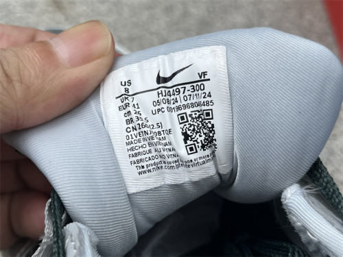 Authentic Nike V2K RUN Blackish Green