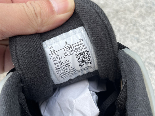 Authentic Air Jordan 4 RM Sail/Black-White