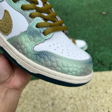 Authentic Nike Dunk Low Oil green/White