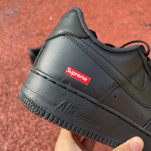 Authentic supreme x Nike Air Force 1 Low Black