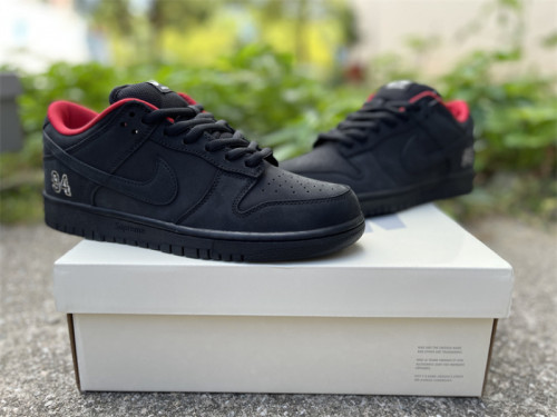 Authentic Supreme x Nike Dunk SB Dunk Low Black
