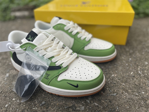 Authentic Nike Dunk Low Green