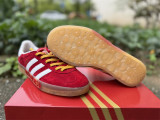 Authentic adidas originals GAZELLE Red