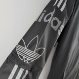 2022 Adidas Black Windbreaker(袖子阿迪款）