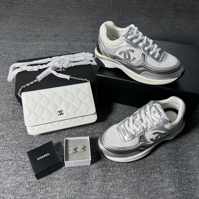 Chanel set / purse + sneakers + earings