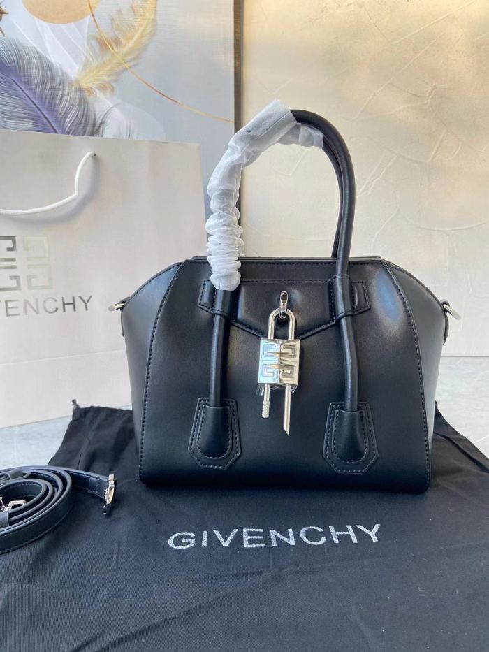 Givenchy set