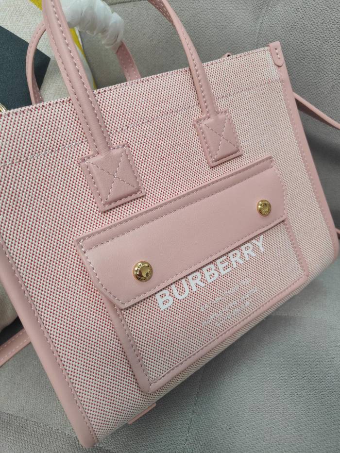 Burberry  450667