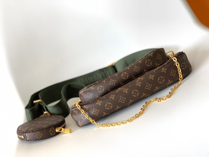 LV Bag M44813