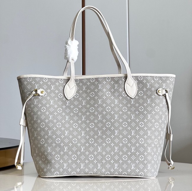 LV Neverfull M40995