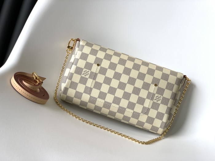 LV Bag M40718