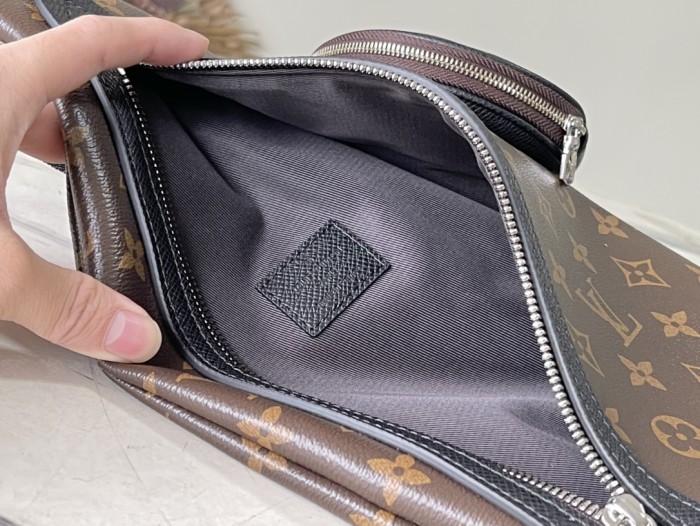 LV Bag M30936  M21890