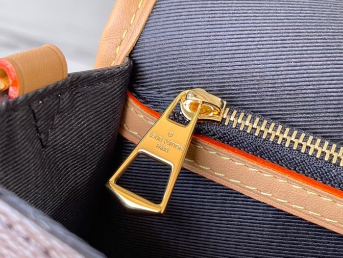 LV Bag M45985
