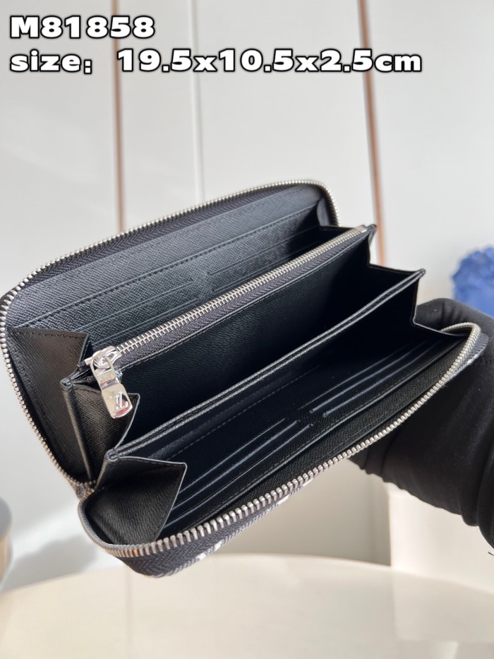 LV Wallet M81858  M81859