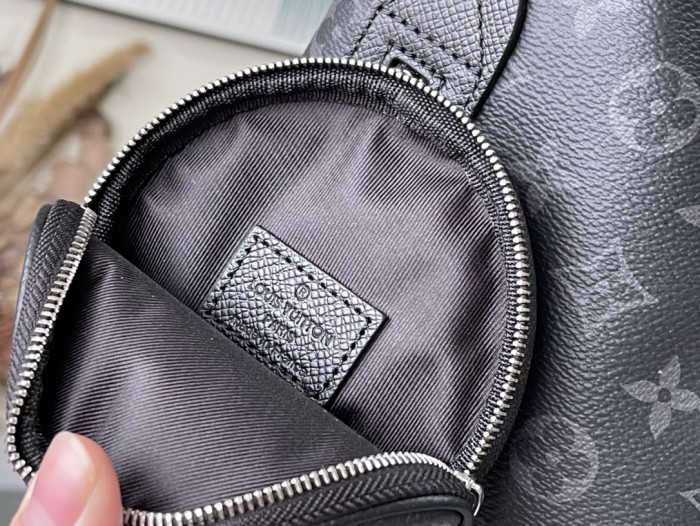LV Bag M30936  M21890