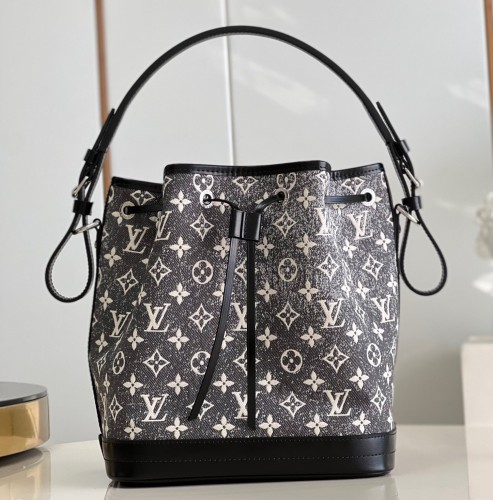 LV Bag  M21461