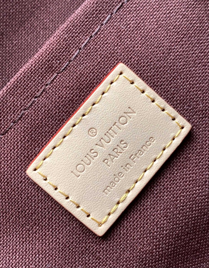 LV Bag M40718