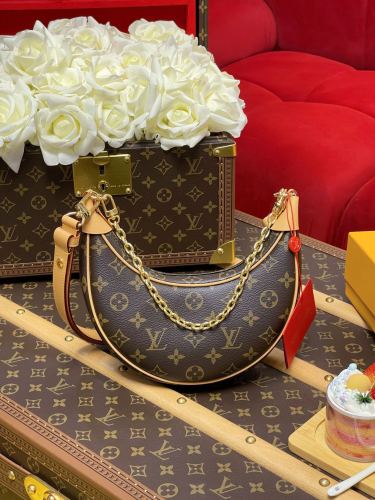 LV Bag M81098