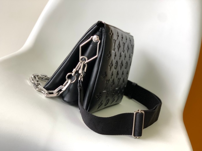 LV Bag M21260