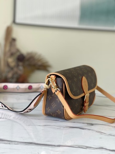 LV Bag M45985