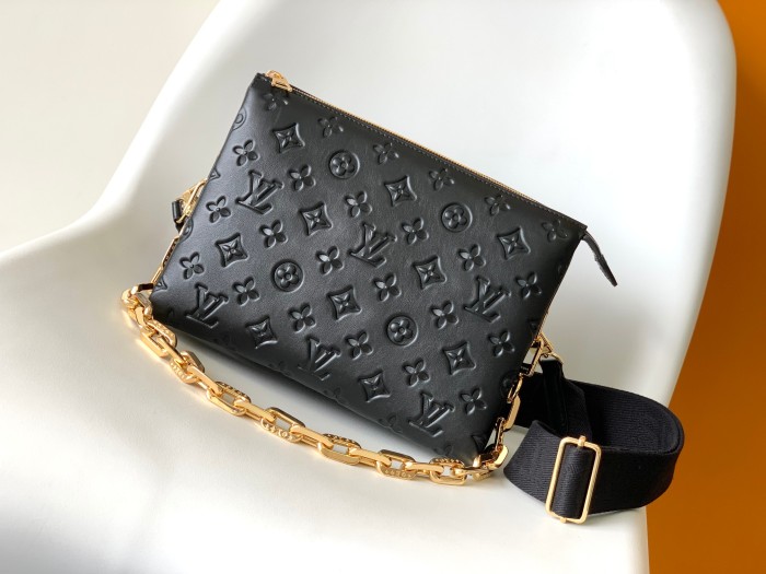 LV Bag M21260