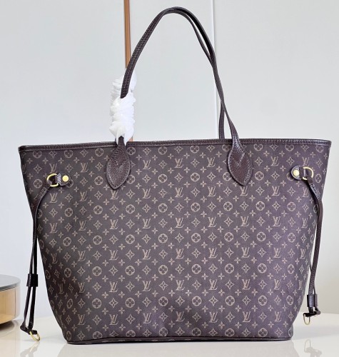 LV Neverfull M40995
