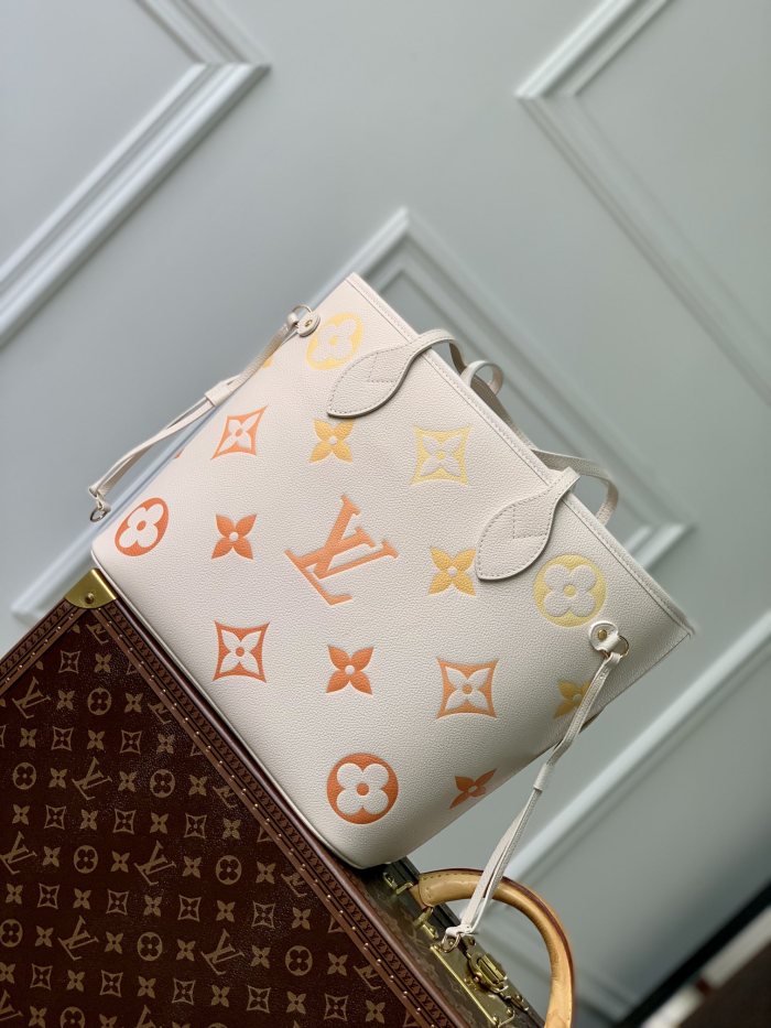 LV Neverfull M46516